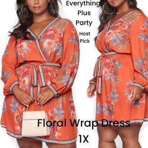 🎉HP🎉 Floral Wrap Dress